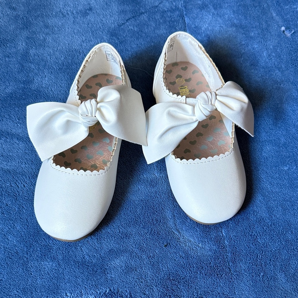 White Kids Shoes with Bow - Size 11